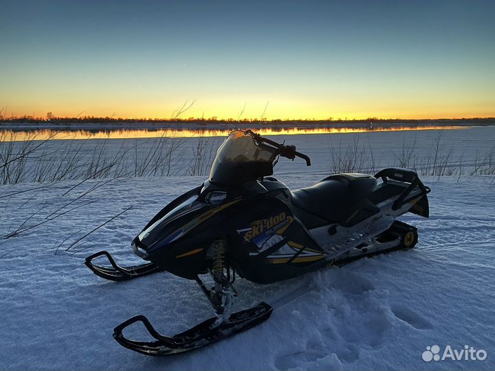 SKI-DOO Summit 800HO