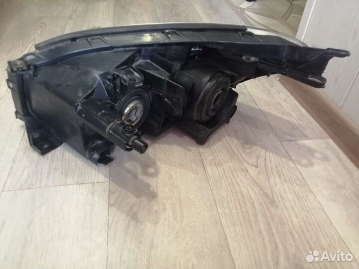 Комплект фар на Toyota rav 4 2006