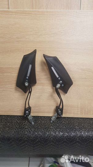 Зеркало заднего вида на мотоцикл,скутер,мопед