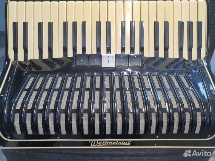 Аккордеон Weltmeister с дефектом
