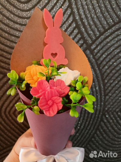 Небольшие букеты из мыла с вставками