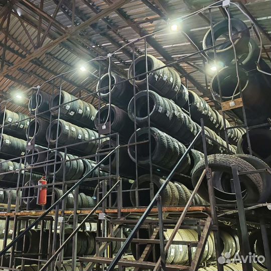 Yokohama Advan Sport V105 235/50 R19 99L