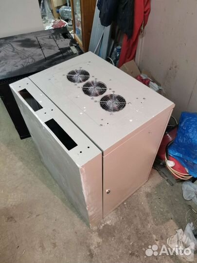 Серверные стойки