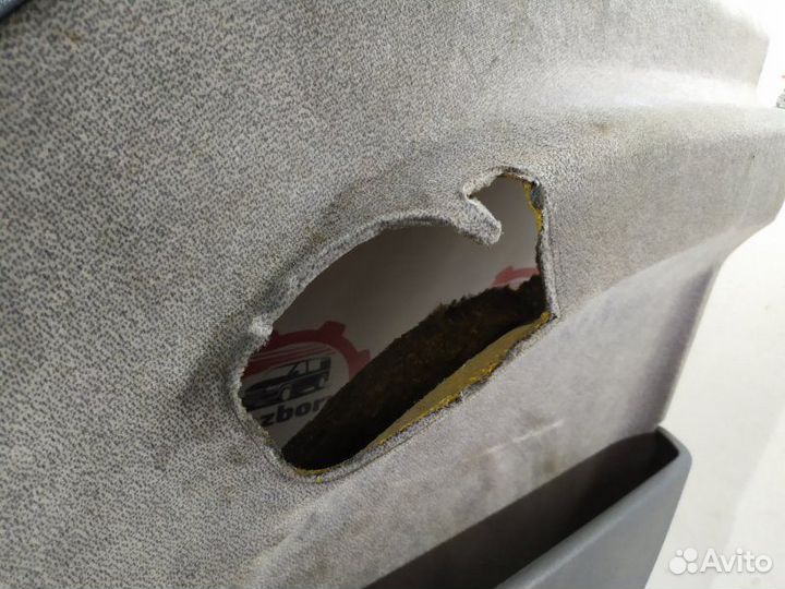 Обшивка боковой двери передняя правая Mercedes