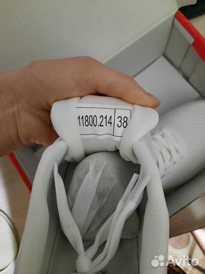 Кроссовки женские 38 размер новые