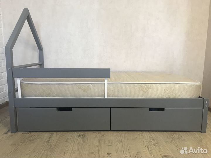 Детская кровать-домик «Бельмарко»