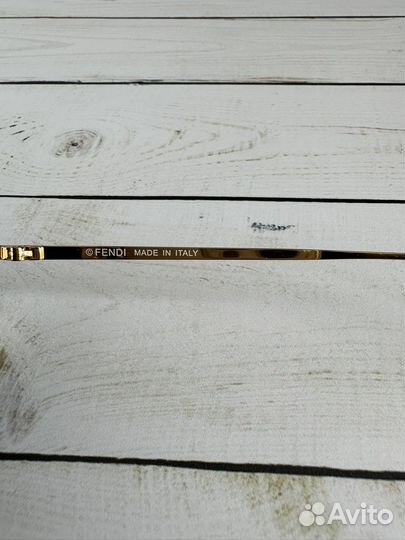 Солнцезащитные очки Fendi