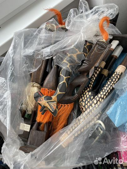 Статуэтки из дерева