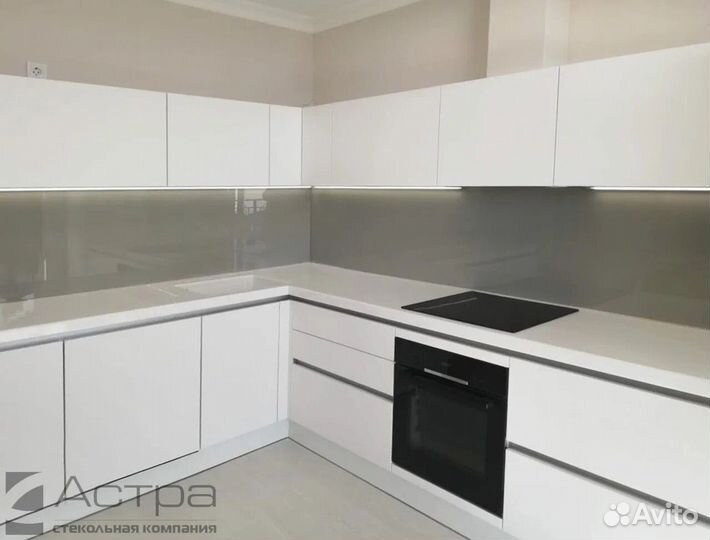 Стеклянные стеновые панели для кухни