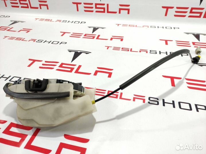 Замок двери задней правой Tesla Model Y 2020