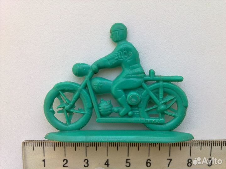 Игрушка фигурка солдатик