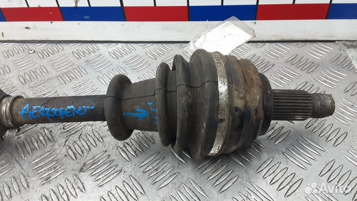 Полуось передняя правая (приводной вал, шрус) BMW