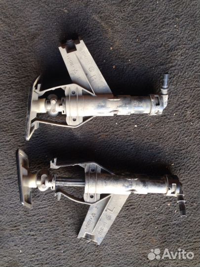 Форсунка омывателя Cadillac SRX1