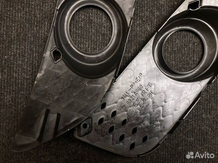 Накладка противотуманной фары Mitsubishi Lancer