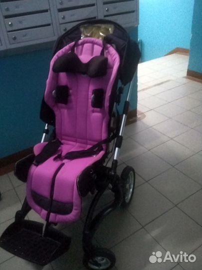 Кресло-коляска для инвалида