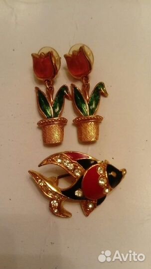 Бусы, брошь, кольца, серьги