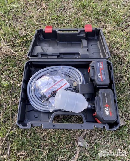 Аккумуляторная мини мойка высокого давления