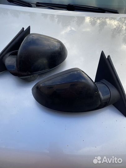 Боковое зеркало