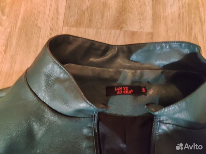 Куртка женская зеленая размер 66