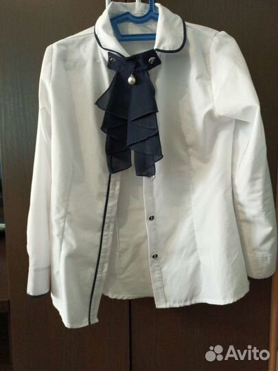 Блузка с длинным рукавом в школу