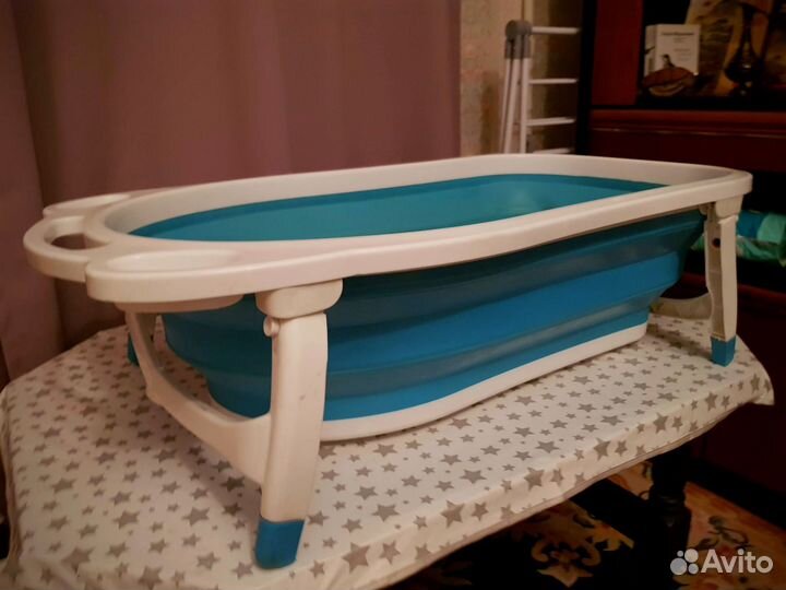 Детская ванночка для купания с матрасиком
