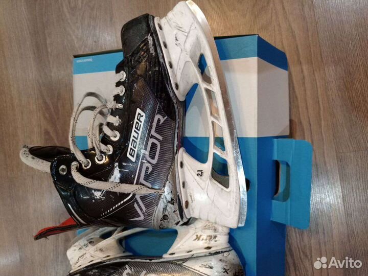 Коньки хоккейные, размер 8D