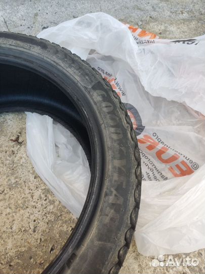Goodyear Ultragrip Ice Arctic 245/40 R18 97