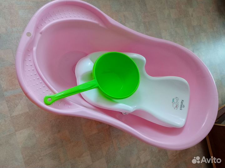 Ванночка для купания с горкой