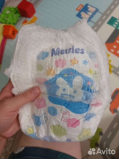 Подгузники трусики merries l