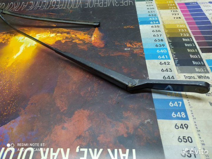 Поводок стеклоочистителя передний левый Peugeot