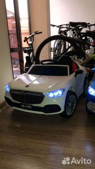 Детский электромобиль новый