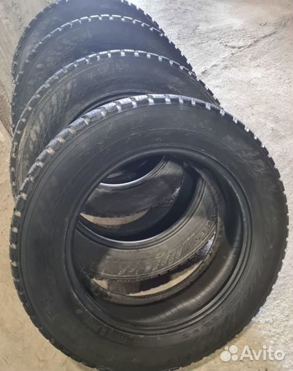 Nokian Tyres Hakkapeliitta 9 215/65 R17