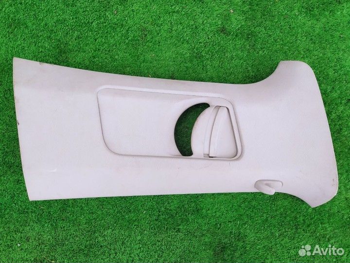 Накладка центральной стойки R Volkswagen Polo