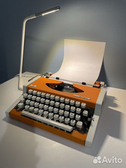 Печатная пишущая машинка