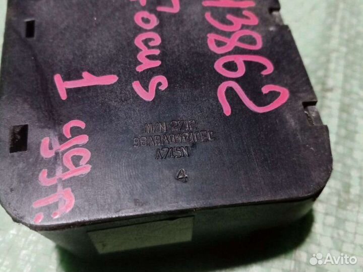 Пепельница Ford Focus 1 седан 2.0I splitport 1999