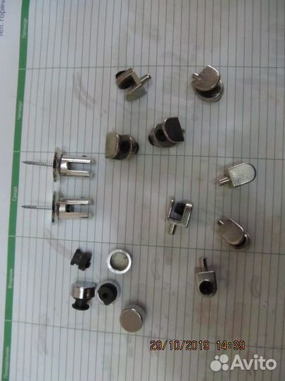 Держатели для стеклянных полок и зеркал