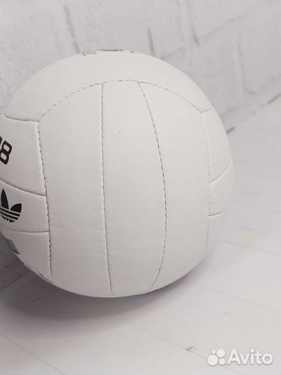 Волейбольный мяч