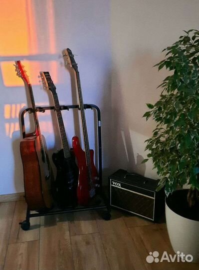 Стойка для 3 гитар
