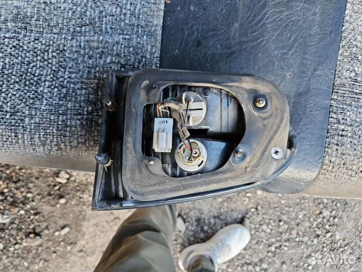 Фонарь крышки багажника левый Hyundai H-1 Starex