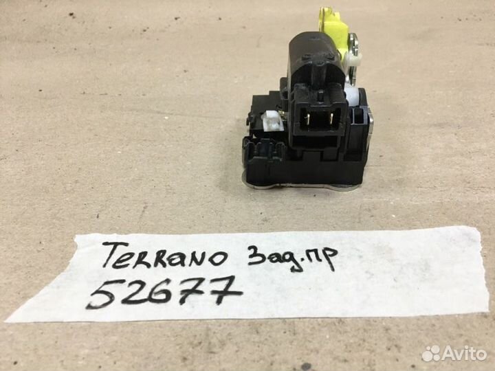 Замок двери задний правый Nissan Terrano 3 D10