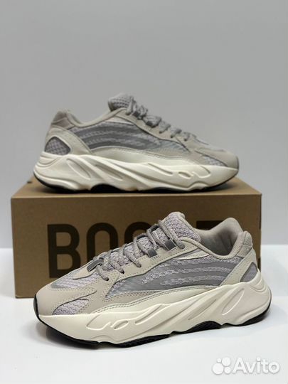 Кроссовки Adidas Originals yeezy boost 700