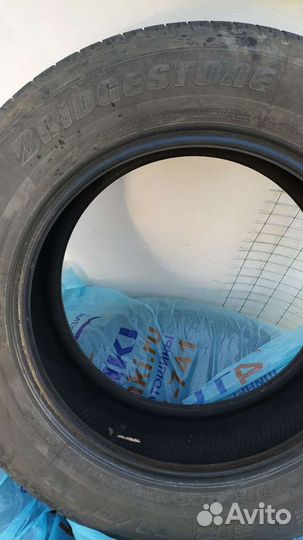 Bridgestone Dueler H/T D687 225/65 R17 101