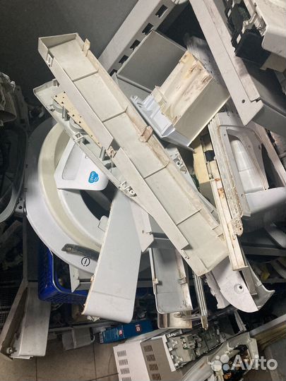 Запчасти, стир маш, порошкоприемник, бампер