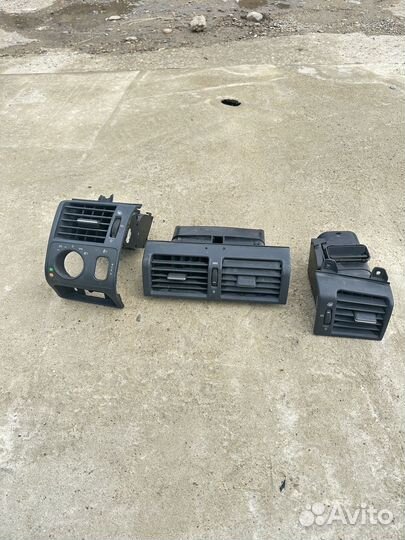 Дефлектор mercedes w210 2108300054