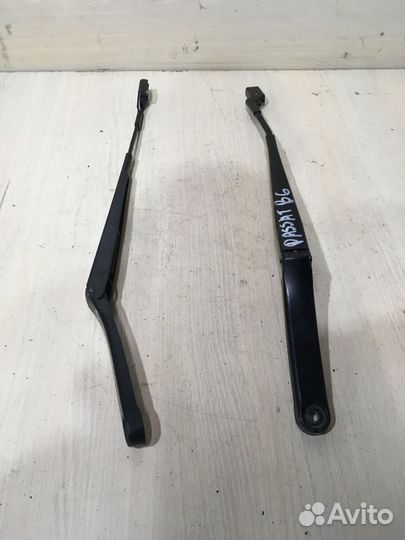 Поводок стеклоочистителя Фольксваген пассат Б6