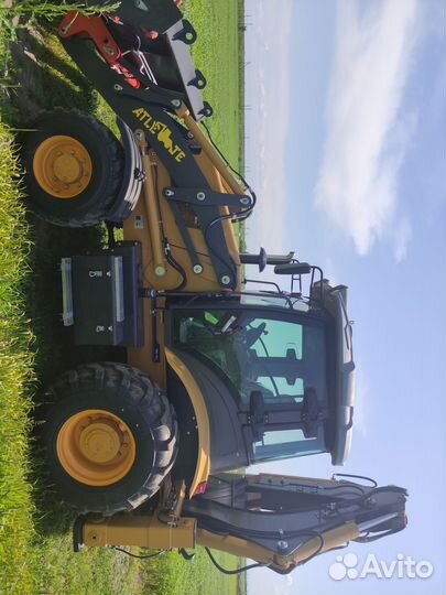 Экскаватор-погрузчик MST M542 PLUS, 2022