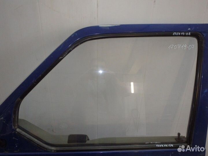 Стекло двери передней левой Transporter T4 96-00