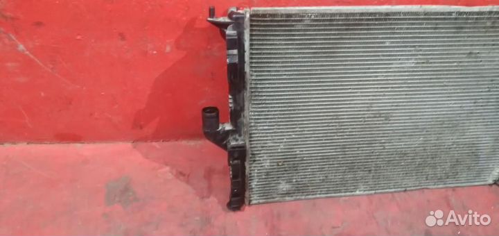 Логан радиатор охлаждения Сандеро 1 Ларгус