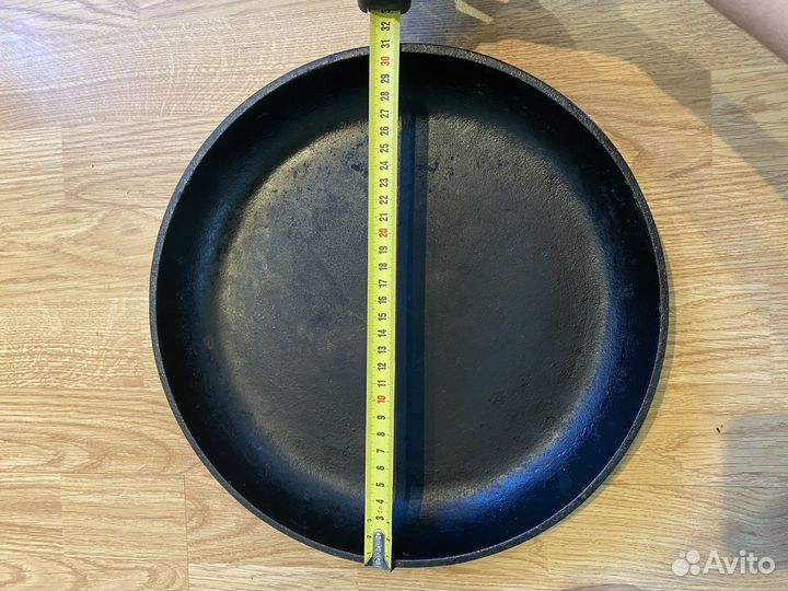 Большая чугунная сковорода 31см
