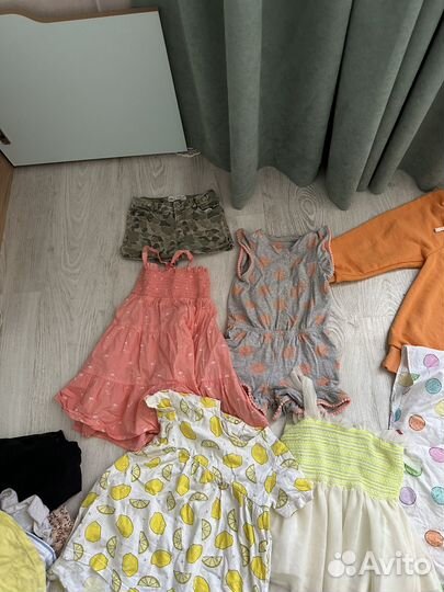 Множество одежды и обуви на малышку